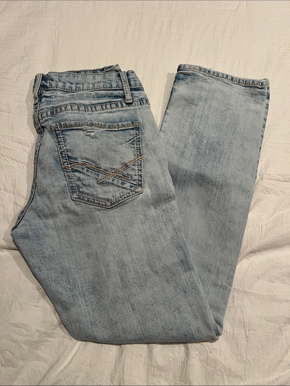 BKE Carter Straight 32x32 Distressed Jeans